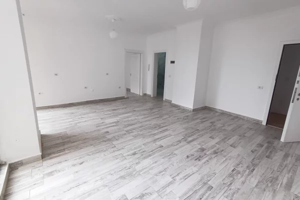 Shtepi ne shitje Apartament ne Tirane, 1+1, Mobilimi Pjeserisht e mobiluar, Pagesa 407,550  Euro.