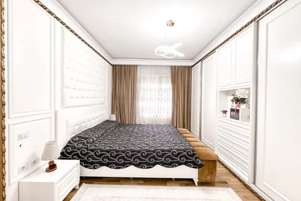 Shtepi ne shitje Apartament ne Tirane, 3+1, Mobilimi E mobiluar, Pagesa 250,000  Euro.