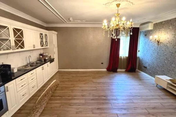 Shtepi ne shitje Apartament ne Tirane, 2+1, Mobilimi Pjeserisht e mobiluar, Pagesa 365,000  Euro.