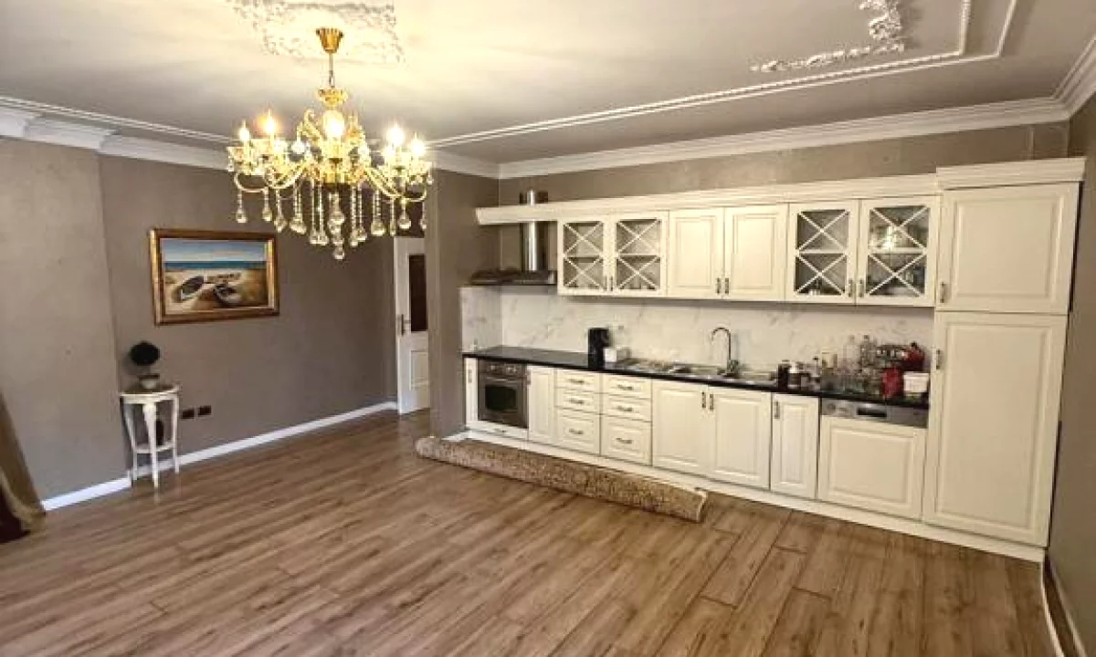 Shtepi ne shitje Apartament ne Tirane, 2+1, Mobilimi Pjeserisht e mobiluar, Pagesa 365,000  Euro.