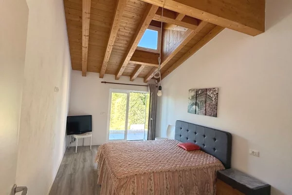 Shtepi ne shitje Vila Luksoze ne Tirane, 5+1, Mobilimi E mobiluar, Pagesa 599,000  Euro.