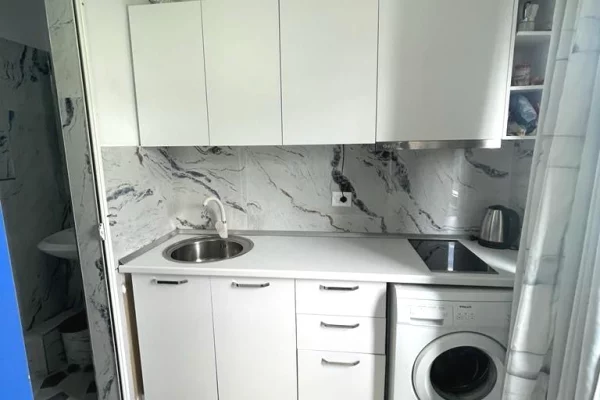 Shtepi me qera Apartament ne Tirane, Garsoniere, Mobilimi E mobiluar, Pagesa 50,000  Leke.