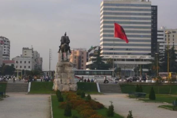 SHITET DYQAN 51 M2 TE SHESHI SKENDERBEJ 440.000 EURO 