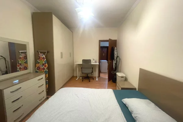 Shtepi me qera Apartament ne Tirane, 1+1, Mobilimi E mobiluar, Pagesa 450  Euro.