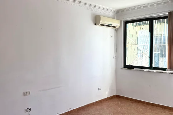Business Property for Rent 3+1 in Tirana - 1,200 Euro