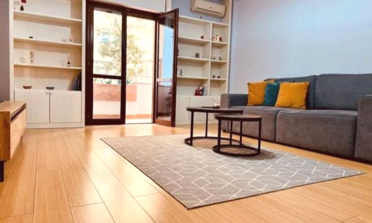 Shtepi me qera Apartament ne Tirane, 2+1, Mobilimi E mobiluar, Pagesa 900  Euro.