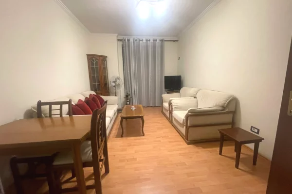 Shtepi me qera Apartament ne Tirane, 1+1, Mobilimi E mobiluar, Pagesa 470  Euro.