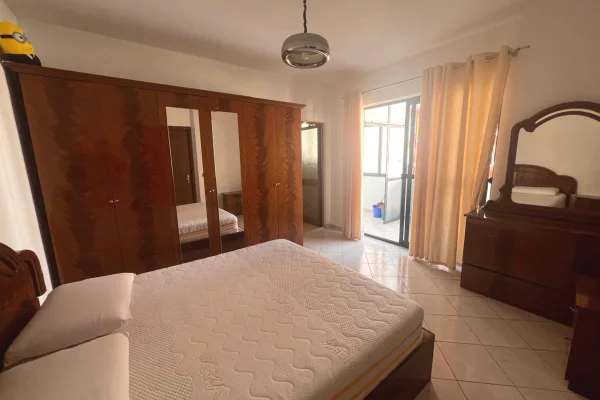 Shtepi me qera Apartament ne Tirane, 2+1, Mobilimi E mobiluar, Pagesa 50,000  Leke.