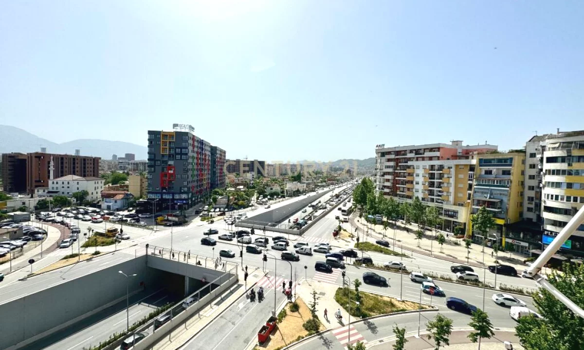 Shtepi ne shitje Apartament ne Tirane, 2+1, Mobilimi E mobiluar, Pagesa 880,000  Euro.