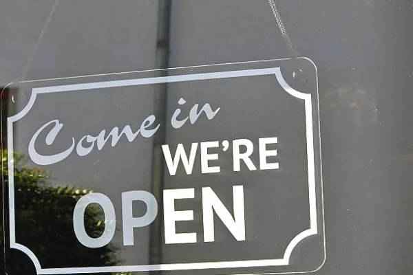 JEPET ME QIRA DYQAN TE GOLDEN PARK  850 EURO