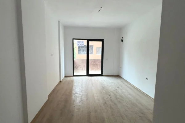Shtepi ne shitje Apartament ne Tirane, 2+1, Mobilimi Bosh, pa mobiluar, Pagesa 213,750  Euro.