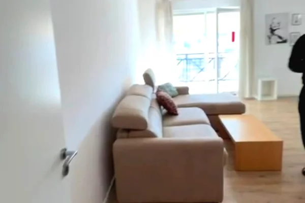 APARTAMENT 2+1 ME QIRA ISH EKSPOZITA 800 EURO 