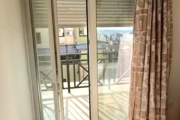 Shtepi me qera Apartament ne Tirane, 2+1, Mobilimi E mobiluar, Pagesa 800  Euro.