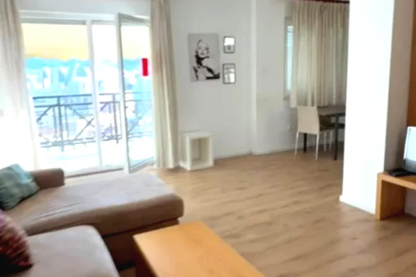 Shtepi me qera Apartament ne Tirane, 2+1, Mobilimi E mobiluar, Pagesa 800  Euro.