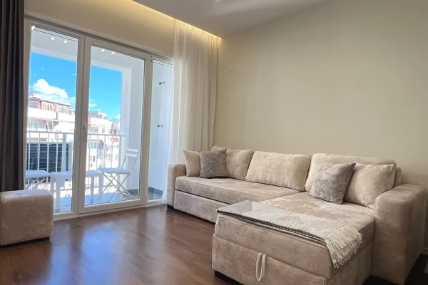 Shtepi me qera Apartament ne Tirane, 1+1, Mobilimi E mobiluar, Pagesa 650  Euro.