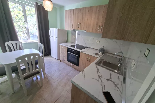 Shtepi me qera Apartament ne Tirane, 2+1, Mobilimi Pjeserisht e mobiluar, Pagesa 650  Euro.