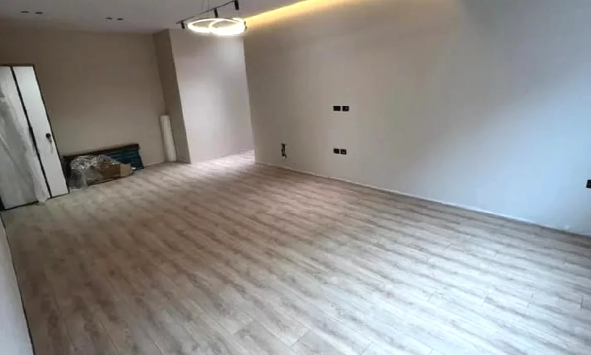 Shtepi ne shitje Apartament ne Tirane, 2+1, Mobilimi Bosh, pa mobiluar, Pagesa 238,220  Euro.