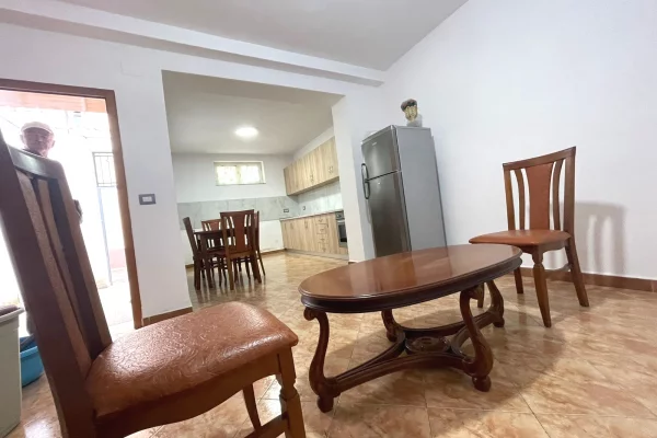 Shtepi me qera Apartament ne Tirane, 1+1, Mobilimi E mobiluar, Pagesa 400  Euro.
