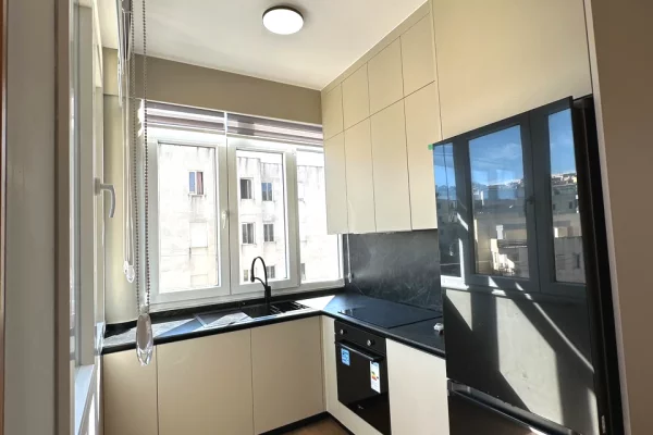 Shtepi me qera Apartament ne Tirane, 2+1, Mobilimi E mobiluar, Pagesa 950  Euro.
