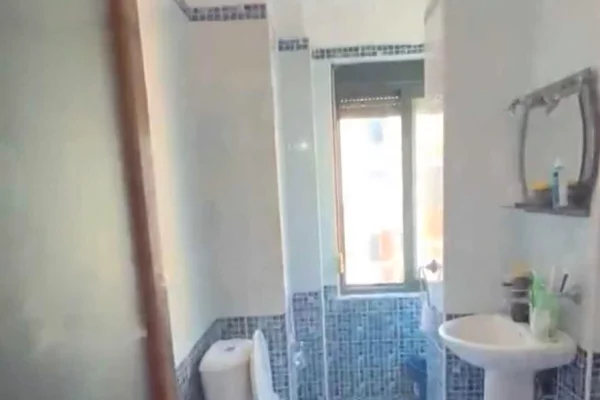 Shtepi ne shitje Apartament ne Durres, 1+1, Mobilimi E mobiluar, Pagesa 95,000  Euro.