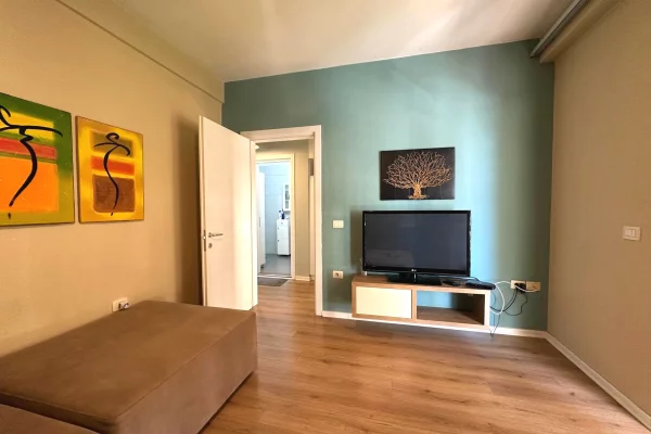 Shtepi me qera Apartament ne Tirane, 2+1, Mobilimi E mobiluar, Pagesa 650  Euro.