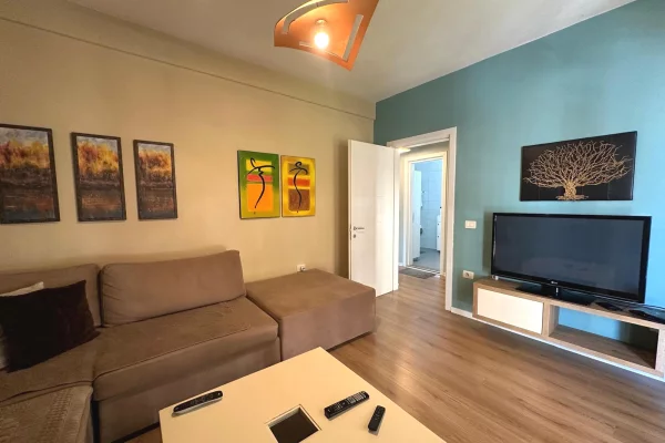 Shtepi me qera 2+1 ne Tirane - 650 Euro