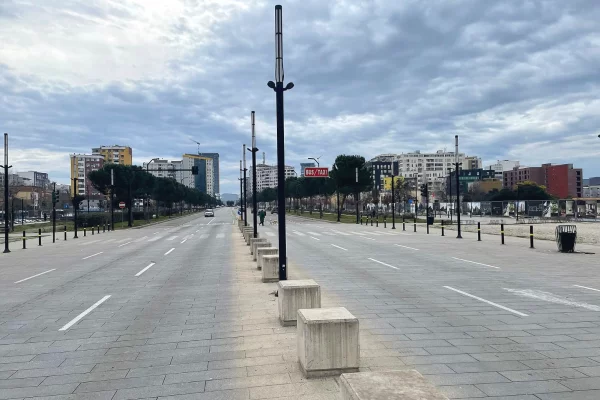 SHITET APARTAMENT 2+1 BULEVARDI I RI 