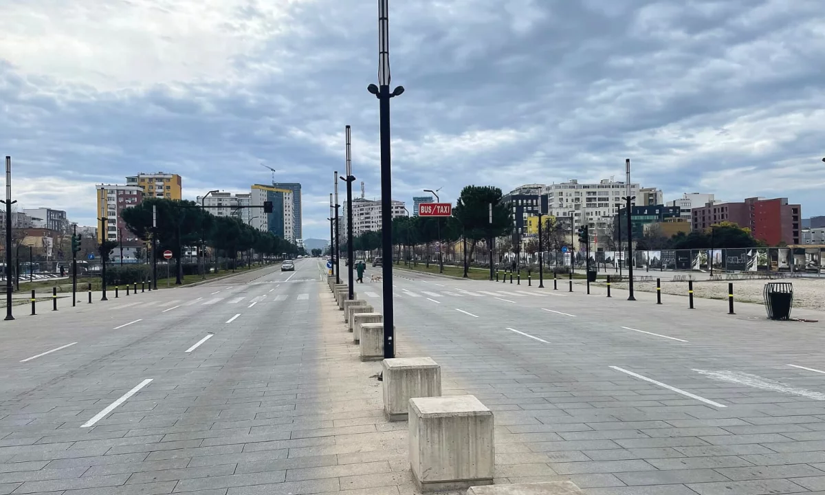 Shtepi ne shitje Apartament ne Tirane, 2+1, Mobilimi Bosh, pa mobiluar, Pagesa 269,240  Euro.