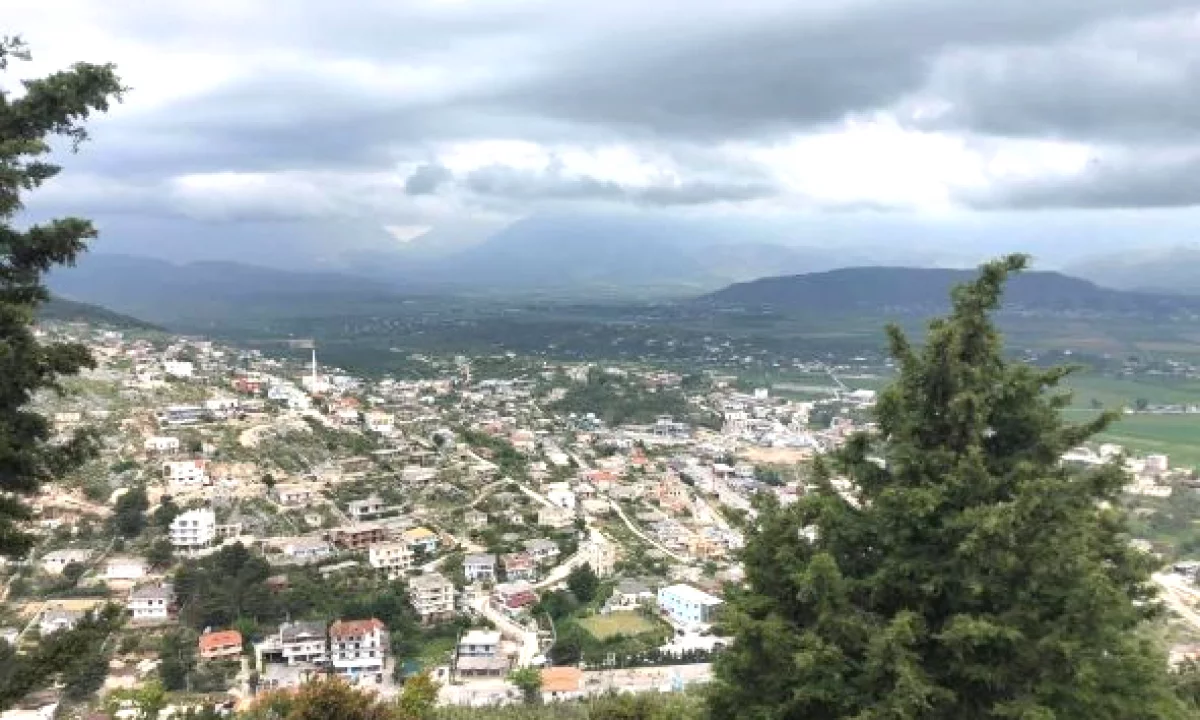 Shtepi ne shitje Shtepi Private ne Sarande, 3+1, Mobilimi Bosh, pa mobiluar, Pagesa 75,000  Euro.