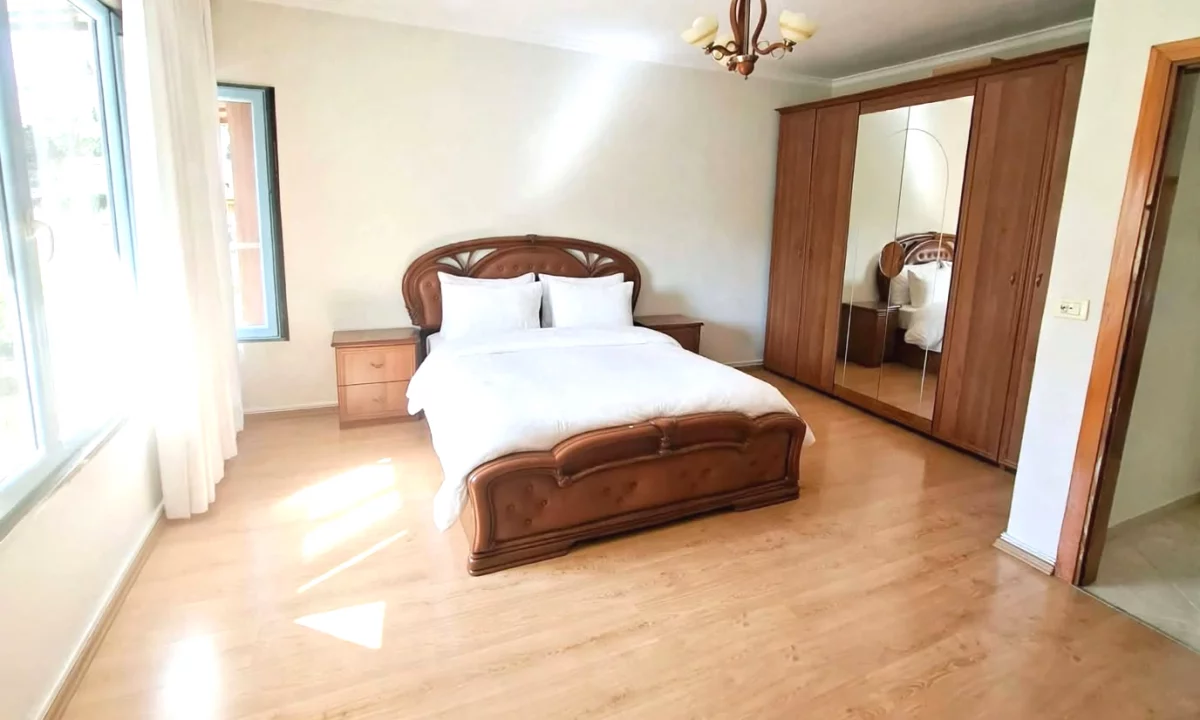 House for Rent Apartment in Tirana, 2+1, Furniture Furnished, Payment 56,000  Leke.
