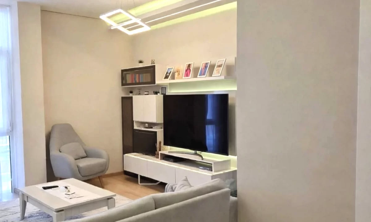 House for Sale Apartment in Tirana, 2+1, Furniture Furnished, Payment 340,000  Euro.