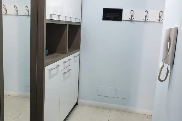 Shtepi me qera Apartament ne Tirane, 2+1, Mobilimi E mobiluar, Pagesa 700  Euro.