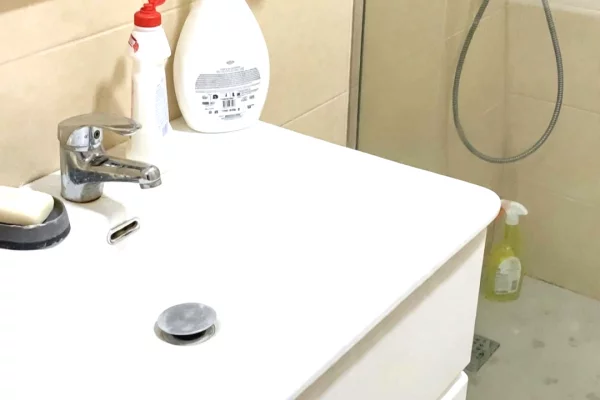 Shtepi me qera Apartament ne Tirane, 2+1, Mobilimi E mobiluar, Pagesa 50,000  Leke.