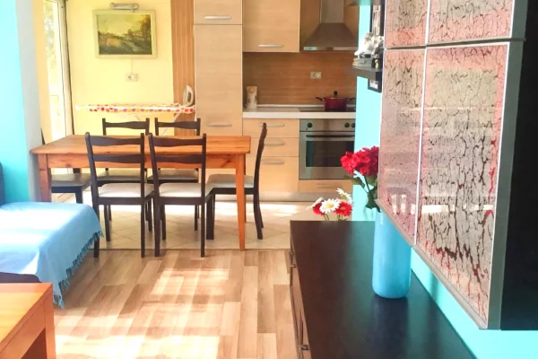 Jepet me qira Apartament 2+1 Myslym Shyri