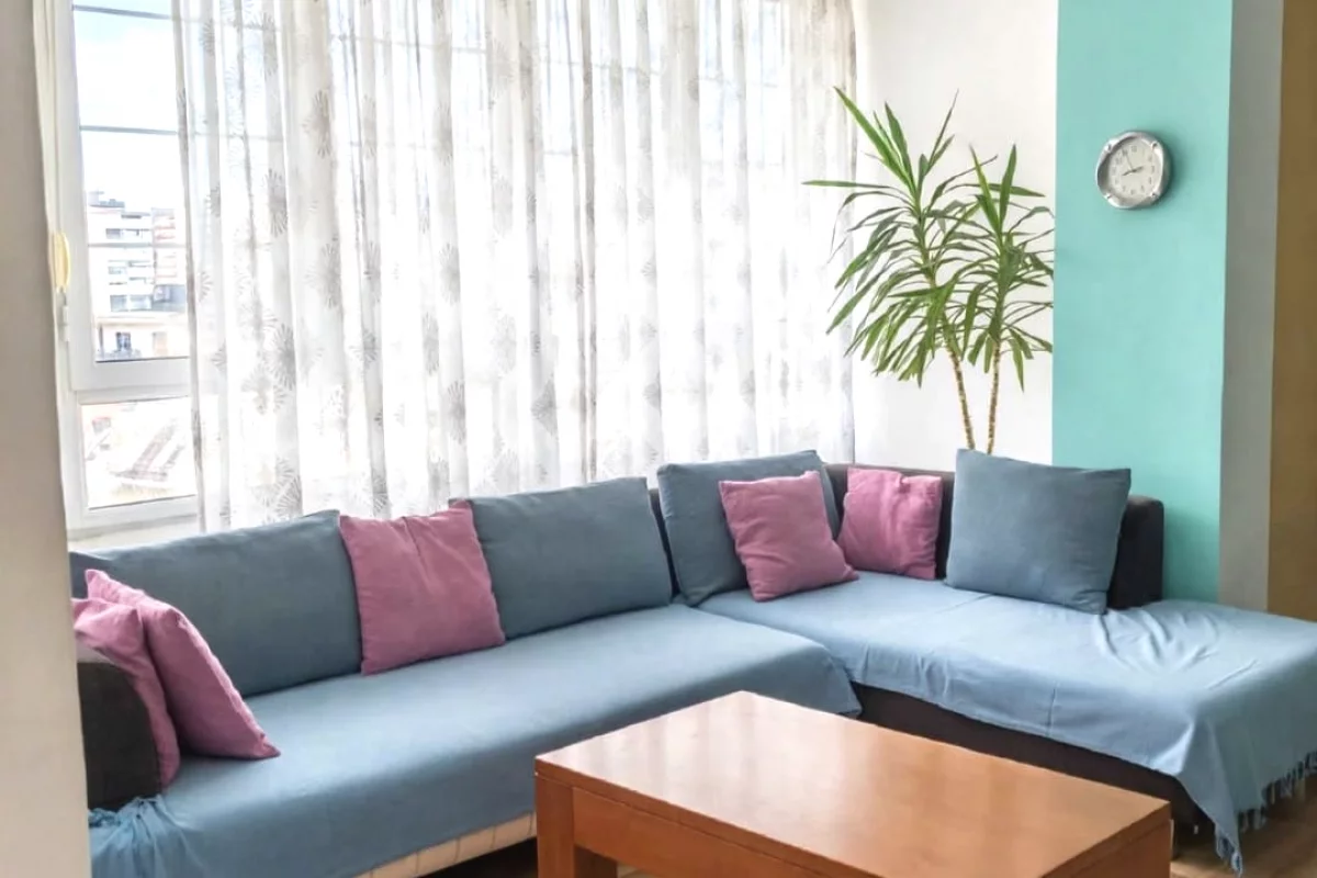 Shtepi me qera Apartament ne Tirane, 2+1, Mobilimi E mobiluar, Pagesa 50,000  Leke.