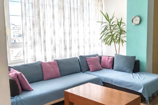 Apartament 2+1 me qira prane Myslym Shyrit