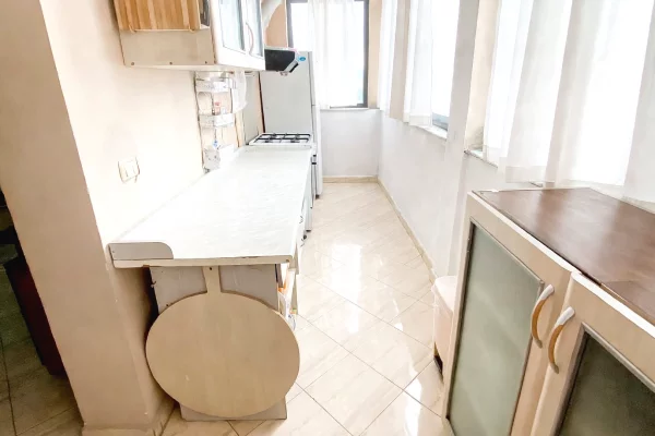 Shtepi ne shitje Apartament ne Tirane, 3+1, Mobilimi Pjeserisht e mobiluar, Pagesa 222,000  Euro.