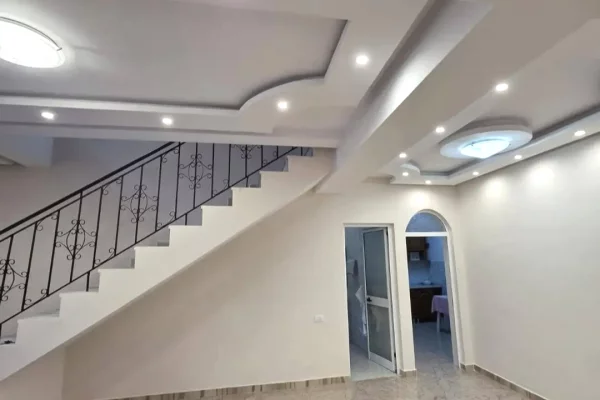 Ambient biznesi me qera 3+1 ne Tirane - 3,500 Euro