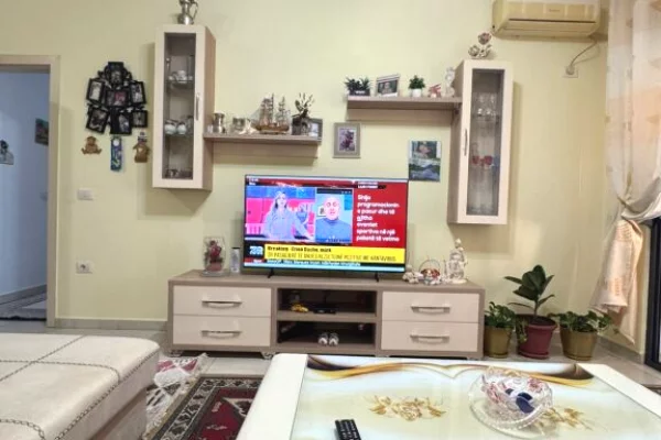 Shtepi me qera Apartament ne Tirane, 2+1, Mobilimi E mobiluar, Pagesa 600  Euro.