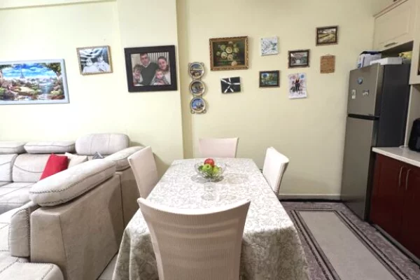 Shtepi me qera Apartament ne Tirane, 2+1, Mobilimi E mobiluar, Pagesa 600  Euro.