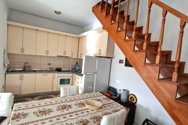 Shtepi ne shitje Shtepi Private ne Tirane, 3+1, Mobilimi E mobiluar, Pagesa 350,000  Euro.