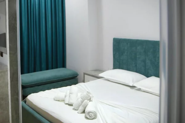 Shtepi ne shitje Apartament ne Durres, 2+1, Mobilimi E mobiluar, Pagesa 270,000  Euro.