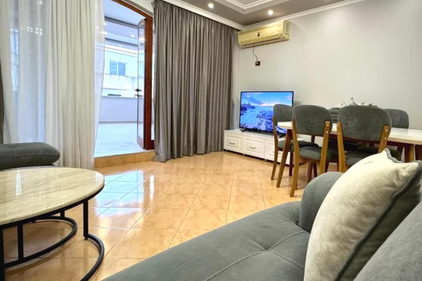 Shtepi ne shitje Apartament ne Durres, 2+1, Mobilimi E mobiluar, Pagesa 270,000  Euro.