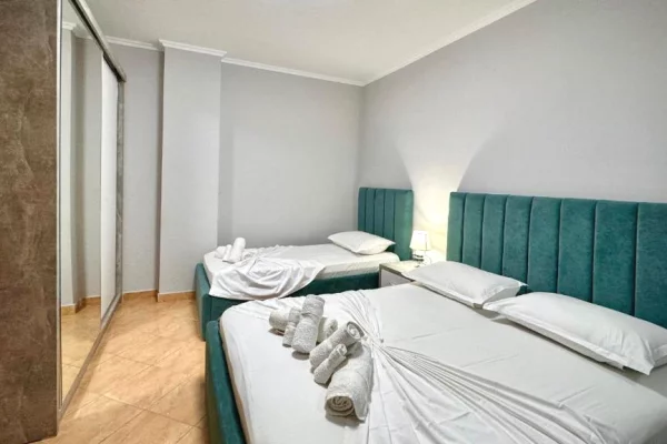 Shtepi ne shitje Apartament ne Durres, 2+1, Mobilimi E mobiluar, Pagesa 270,000  Euro.