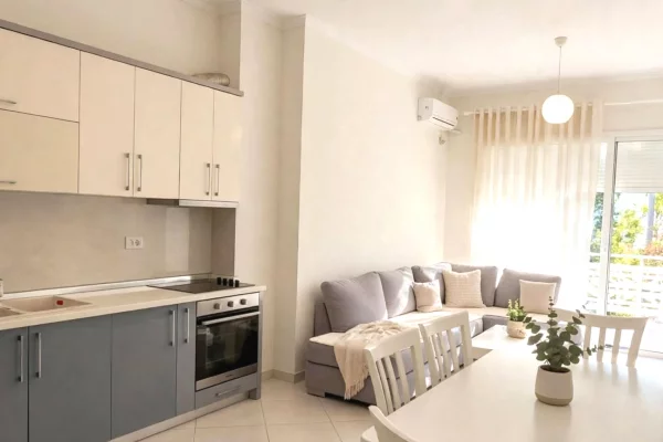 Shtepi me qera 2+1 ne Tirane - 600 Euro