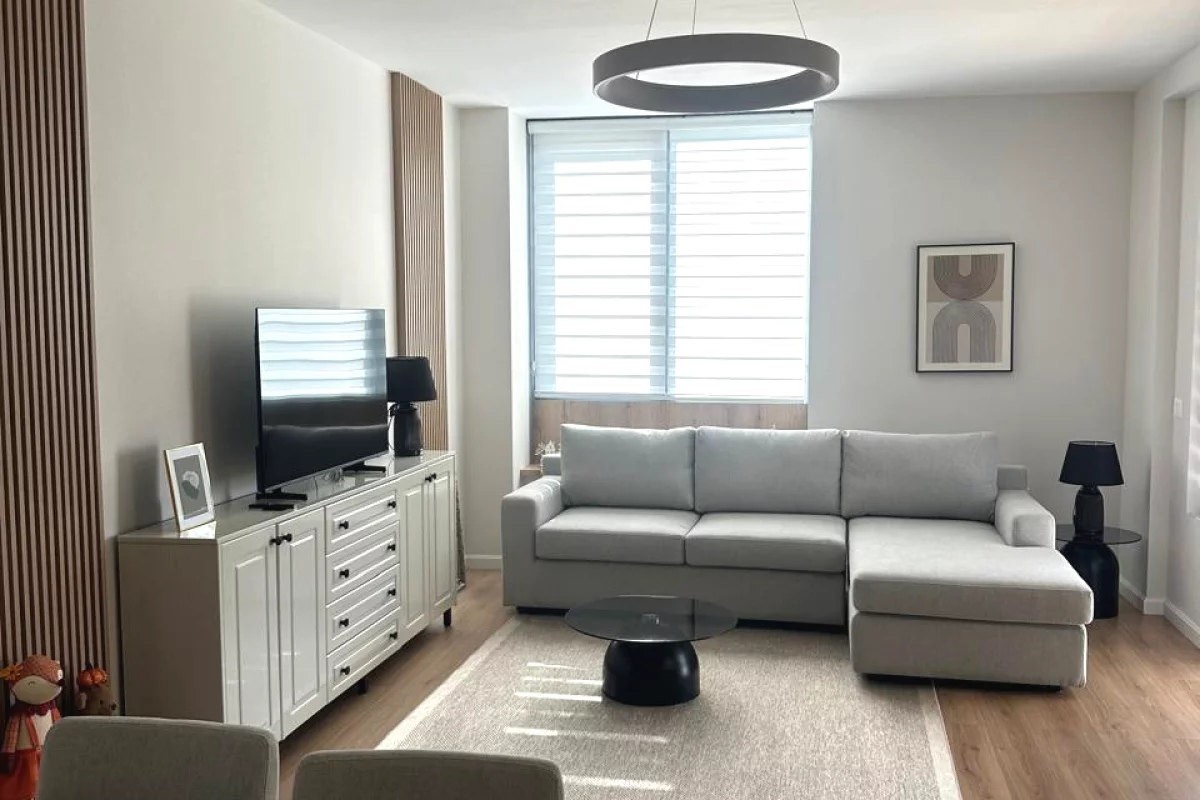 Shtepi me qera Apartament ne Tirane, 2+1, Mobilimi E mobiluar, Pagesa 100,000  Leke.