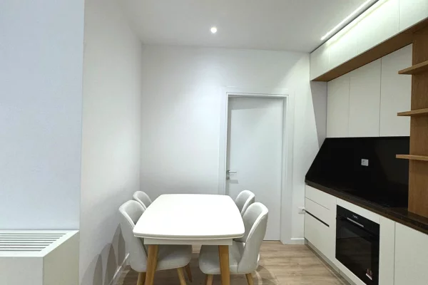 Shtepi me qera Apartament ne Tirane, 2+1, Mobilimi E mobiluar, Pagesa 1,500  Euro.