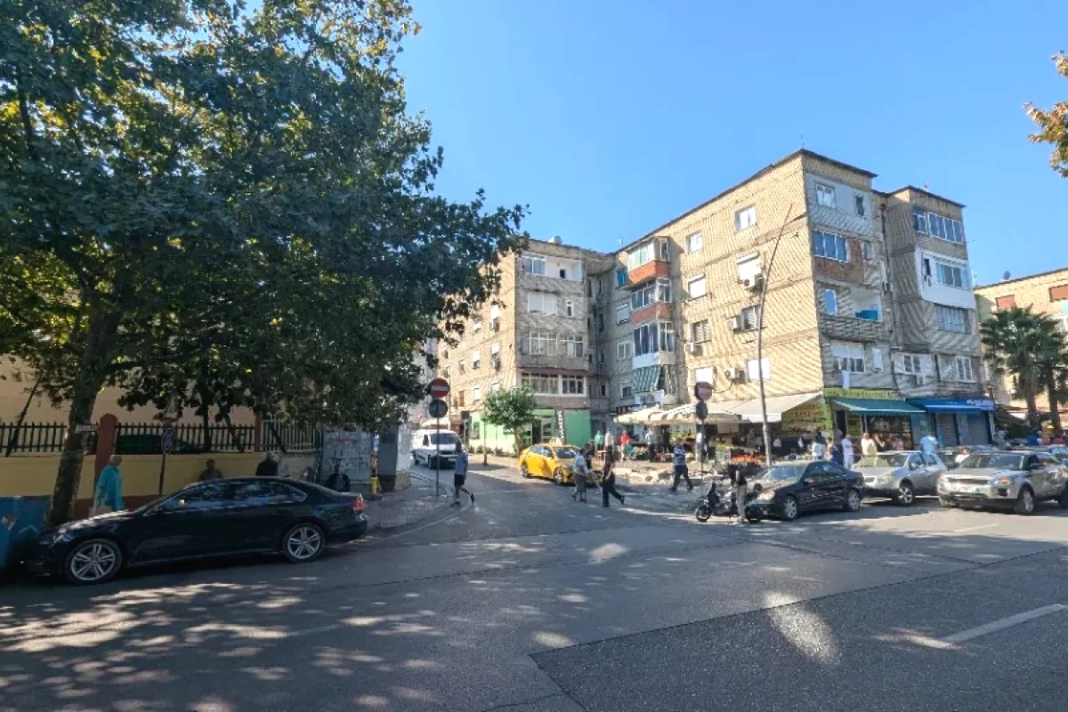 Shtepi ne shitje Apartament ne Tirane, 2+1, Mobilimi Bosh, pa mobiluar, Pagesa 204,000  Euro.