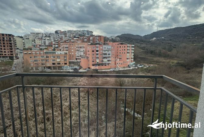 Shitet, Apartament 2+1+Post Parkimi, Kodra e Diellit, Tiranë.