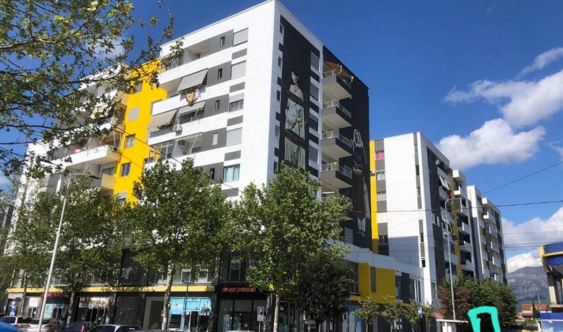 Ambjent biznesi me qera ne kamez! 